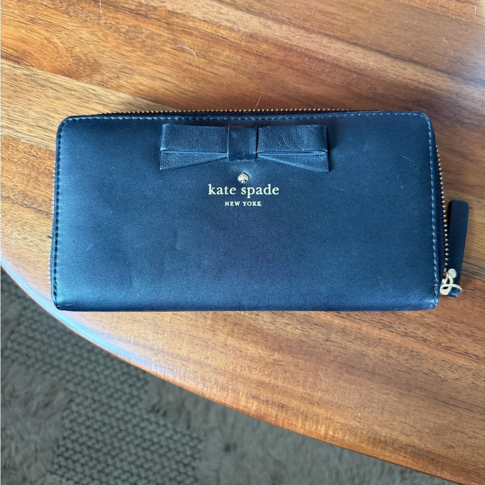 NWT Kate Spade Black Zip-Around Wallet